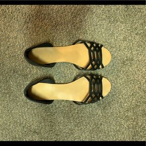 Express flat sandals
